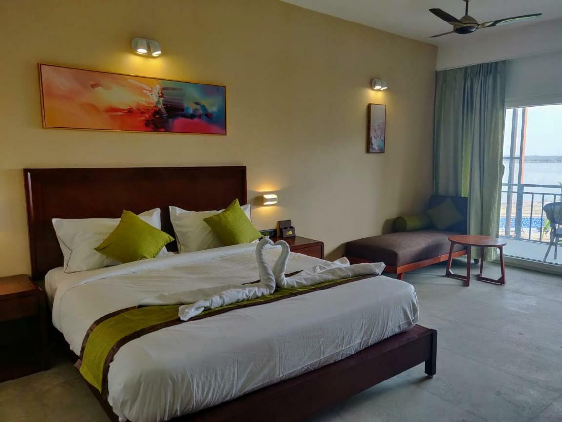 Hotel Sonar Bangla Taki Hasnabad Exterior photo